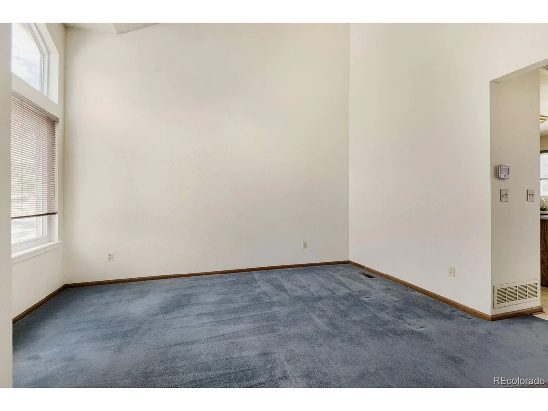 Photo of 6254 Laguna Cir