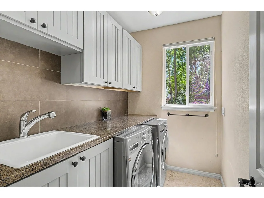 Photo of 1284 Elder Ave