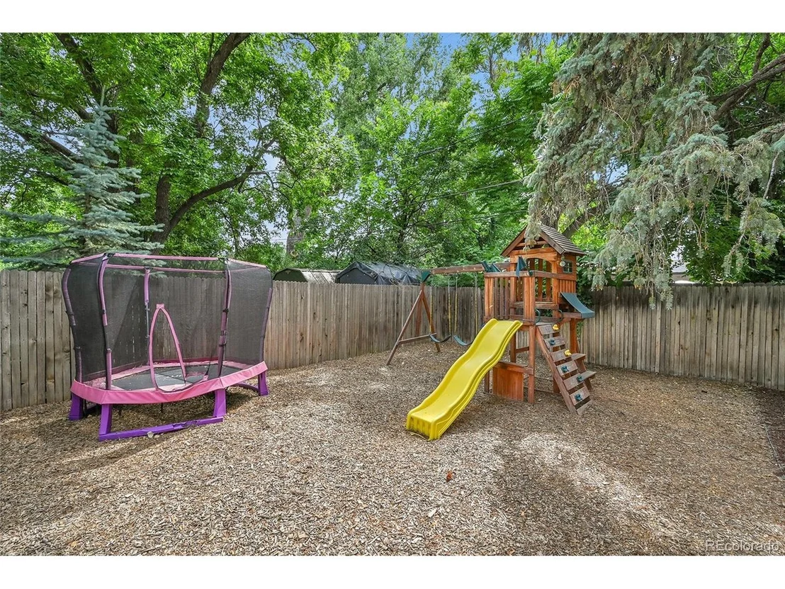 Photo of 845 Jasmine St