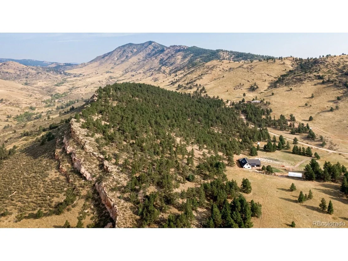 Photo of 800 Blue Mountain Trl