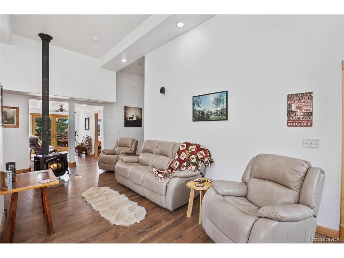 Photo of 437 Langnis Rd