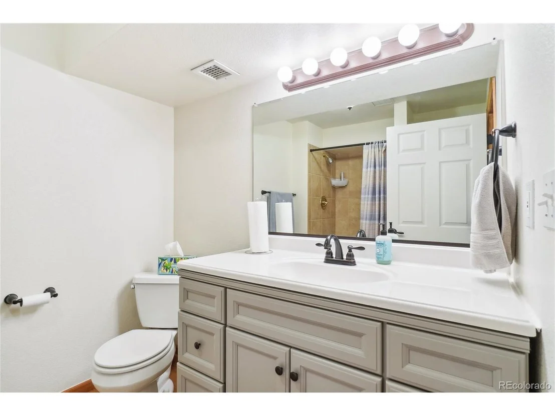 Photo of 556 Barnwood Dr