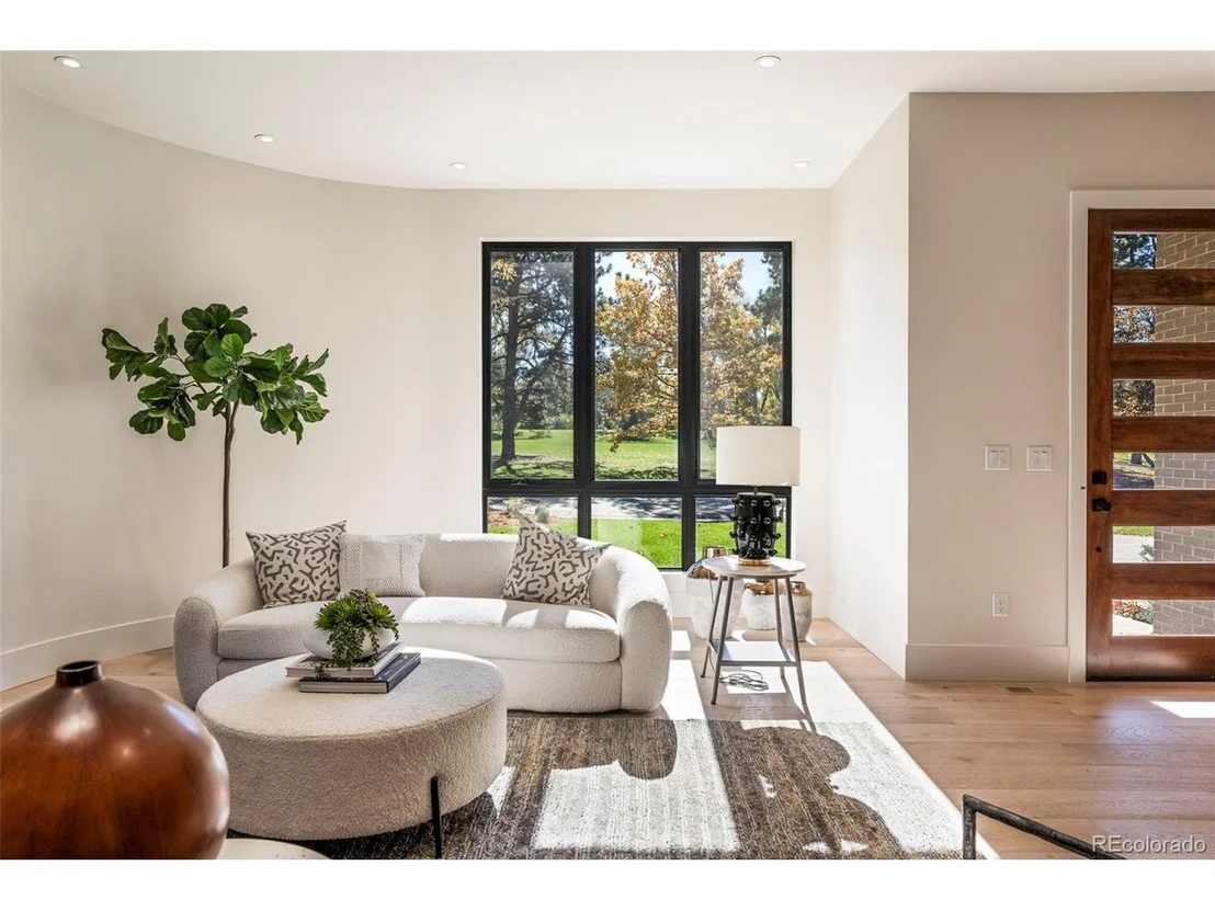 Photo of 4671 Highline Pl