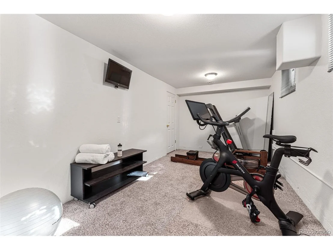 Photo of 2801 N Monaco Pkwy