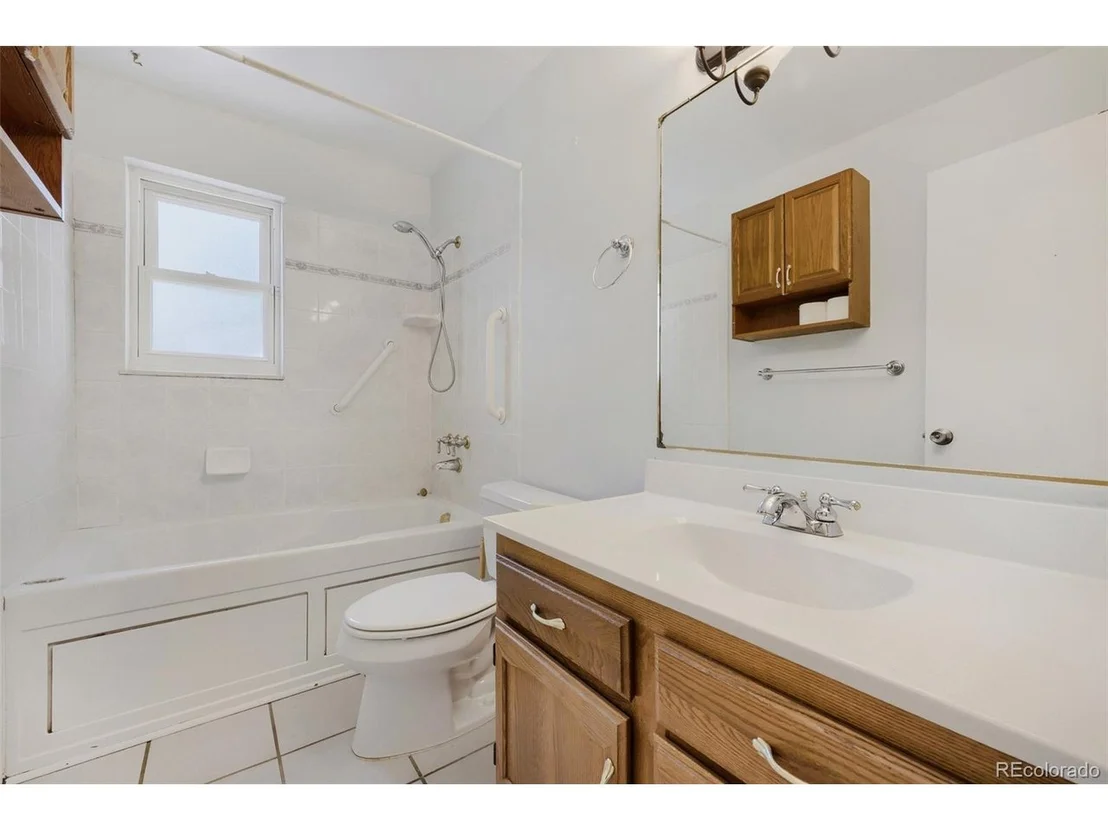 Photo of 445 Hickory Pl