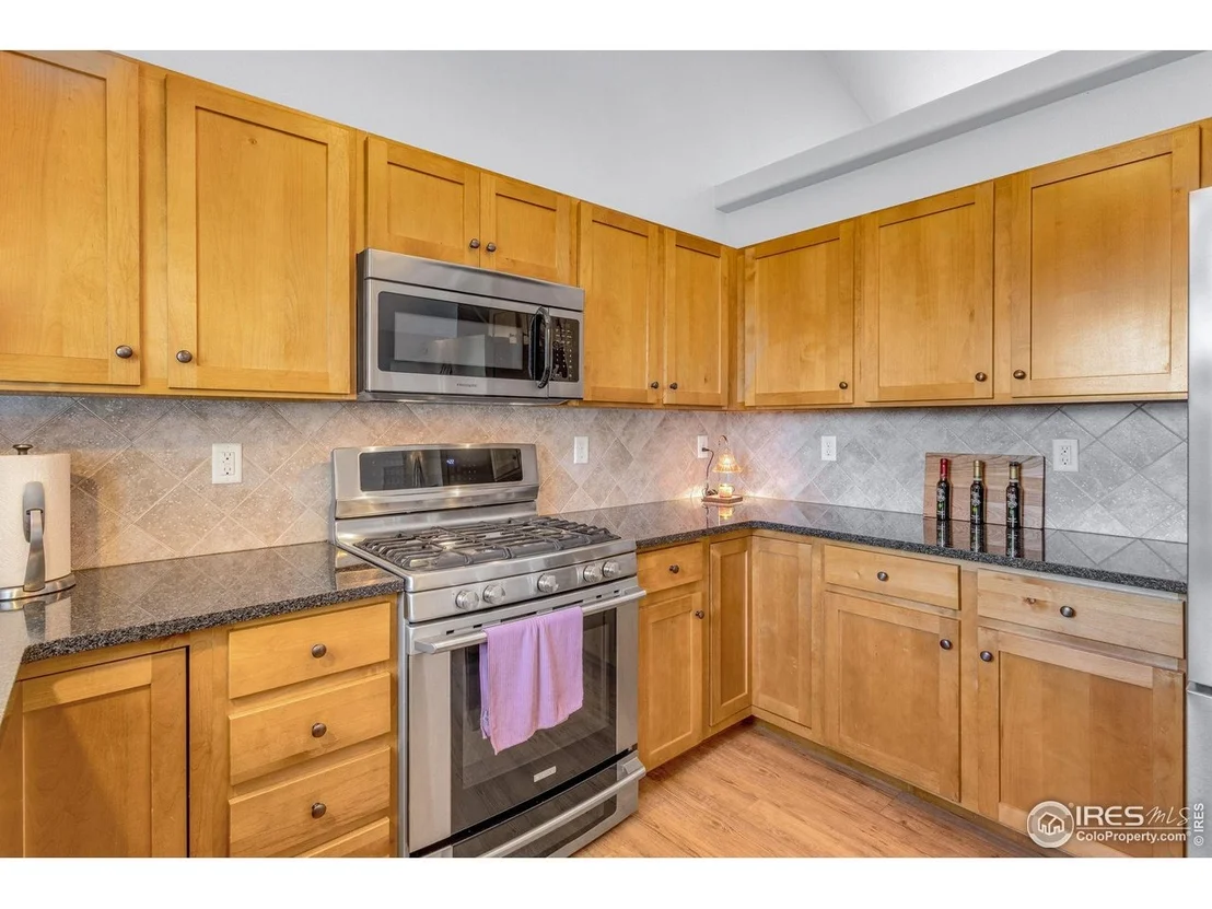 Photo of 680 Saratoga Way