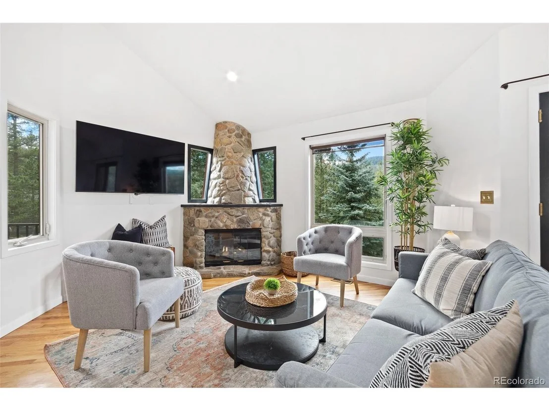 Photo of 7565 Brook Forest Ln