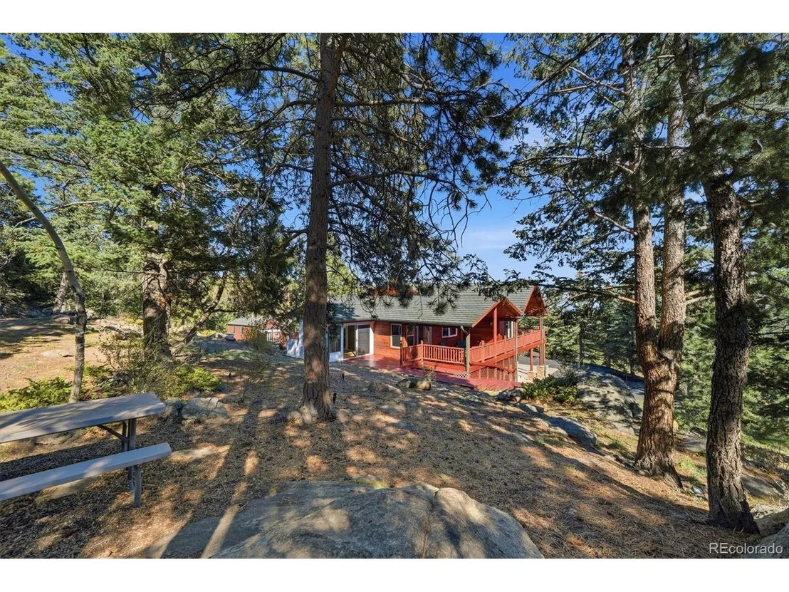 Photo of 8969 Hillview Rd