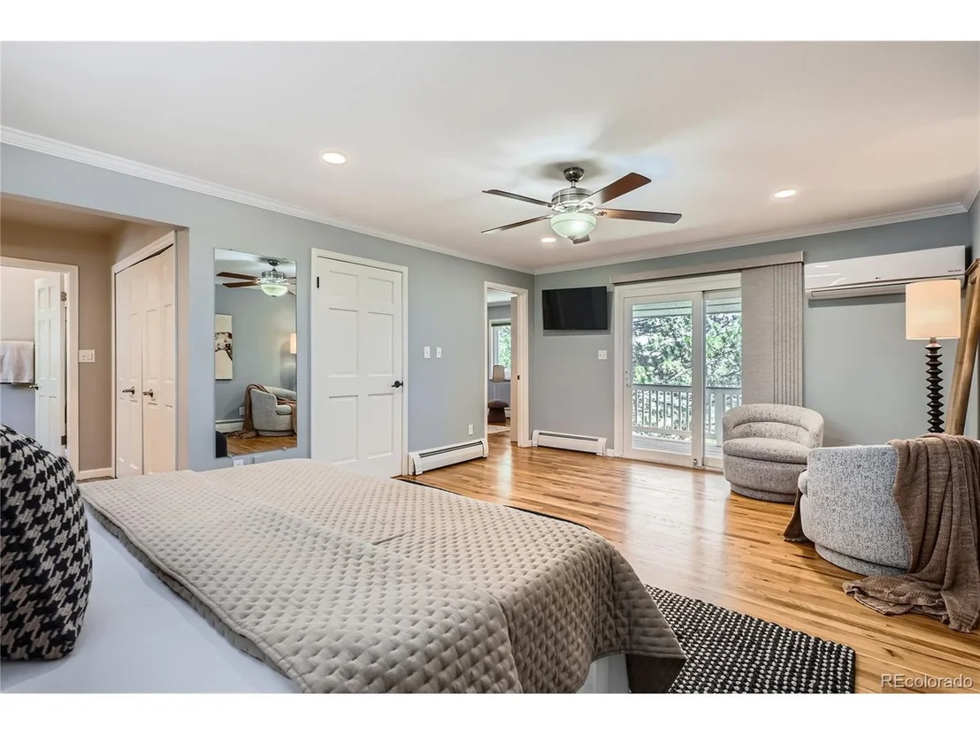 Photo of 6685 Chalet Cir