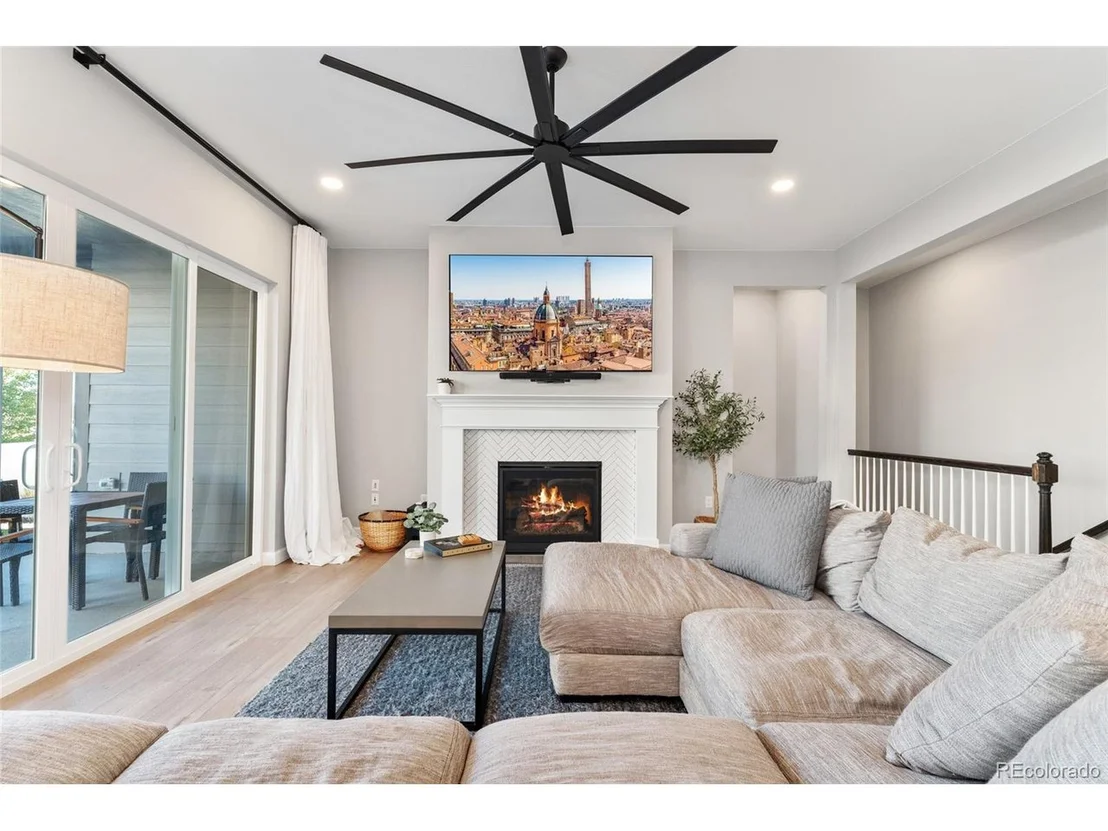 Photo of 6069 Long Branch Dr