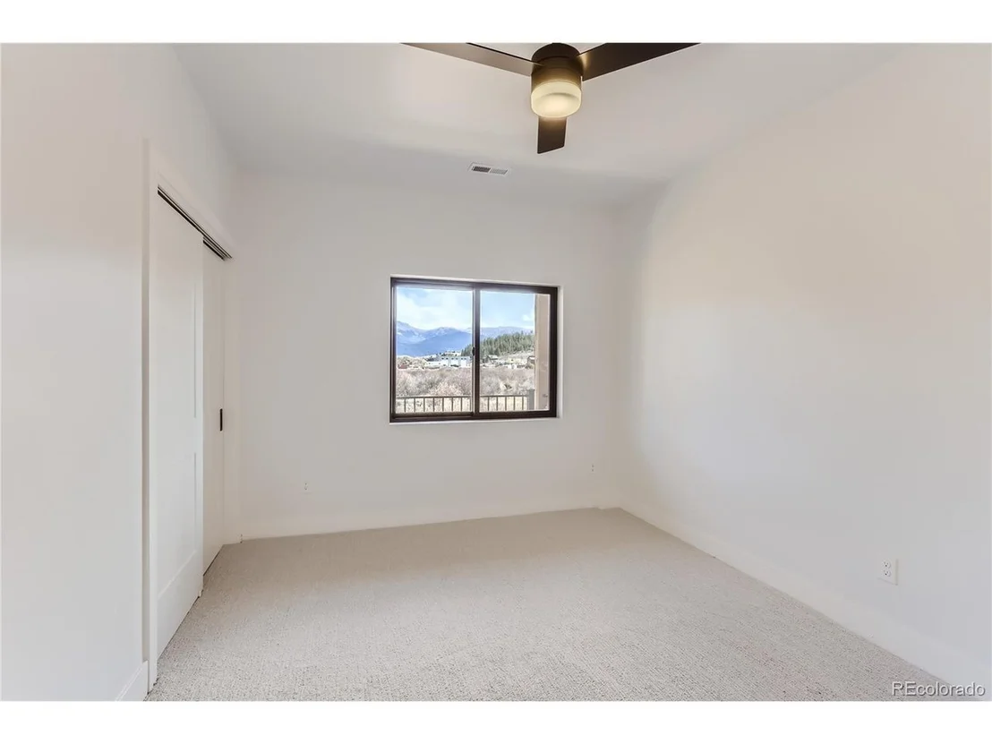 Photo of 1301 James Rd