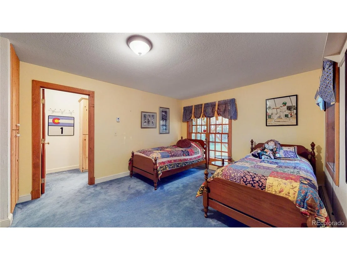 Photo of 424 Red Deer Rd