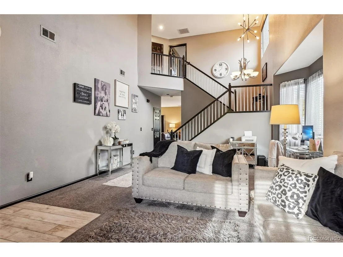 Photo of 10035 Crystal Cir