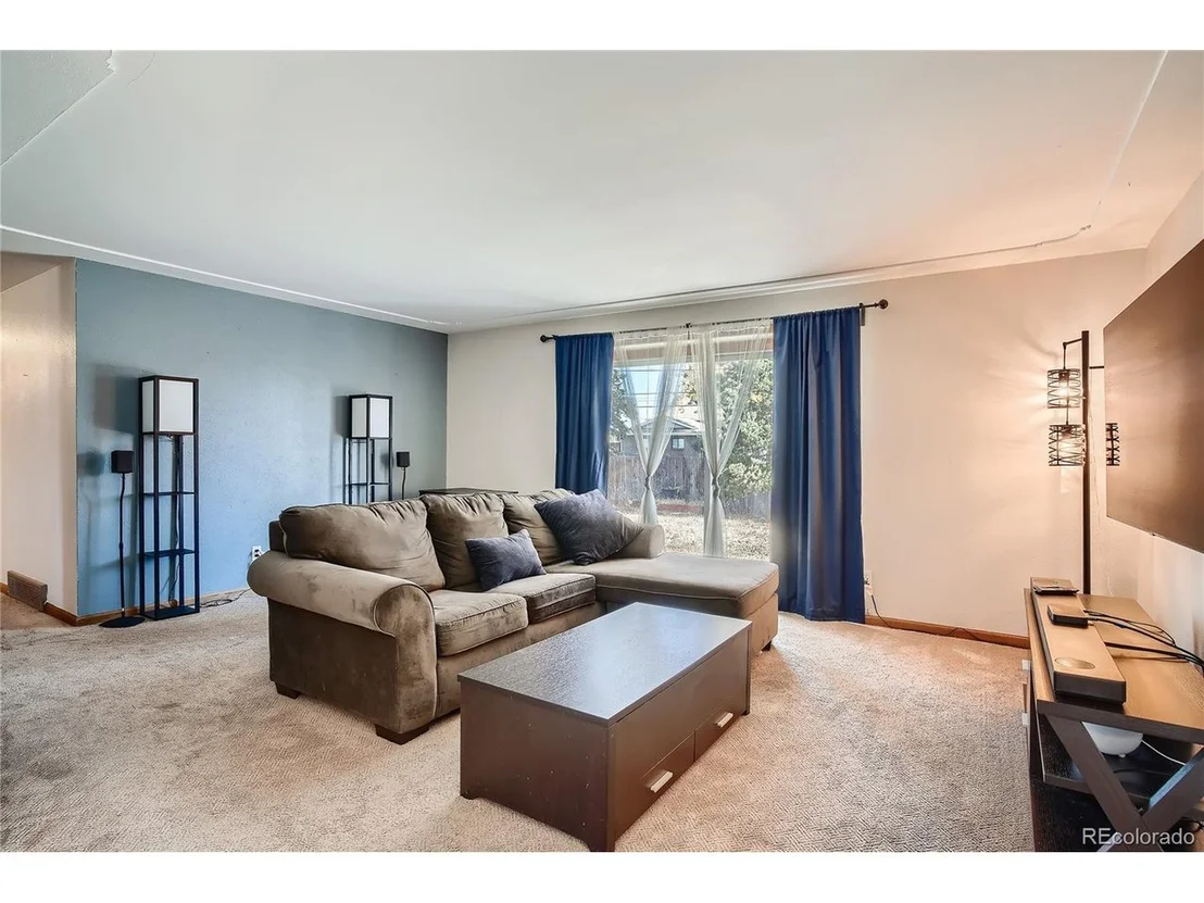 Photo of 6988 Carr Ct
