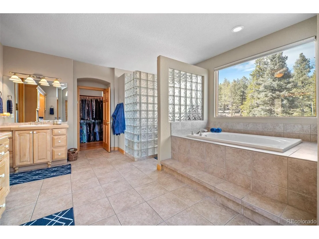 Photo of 11421 Belle Meade Dr