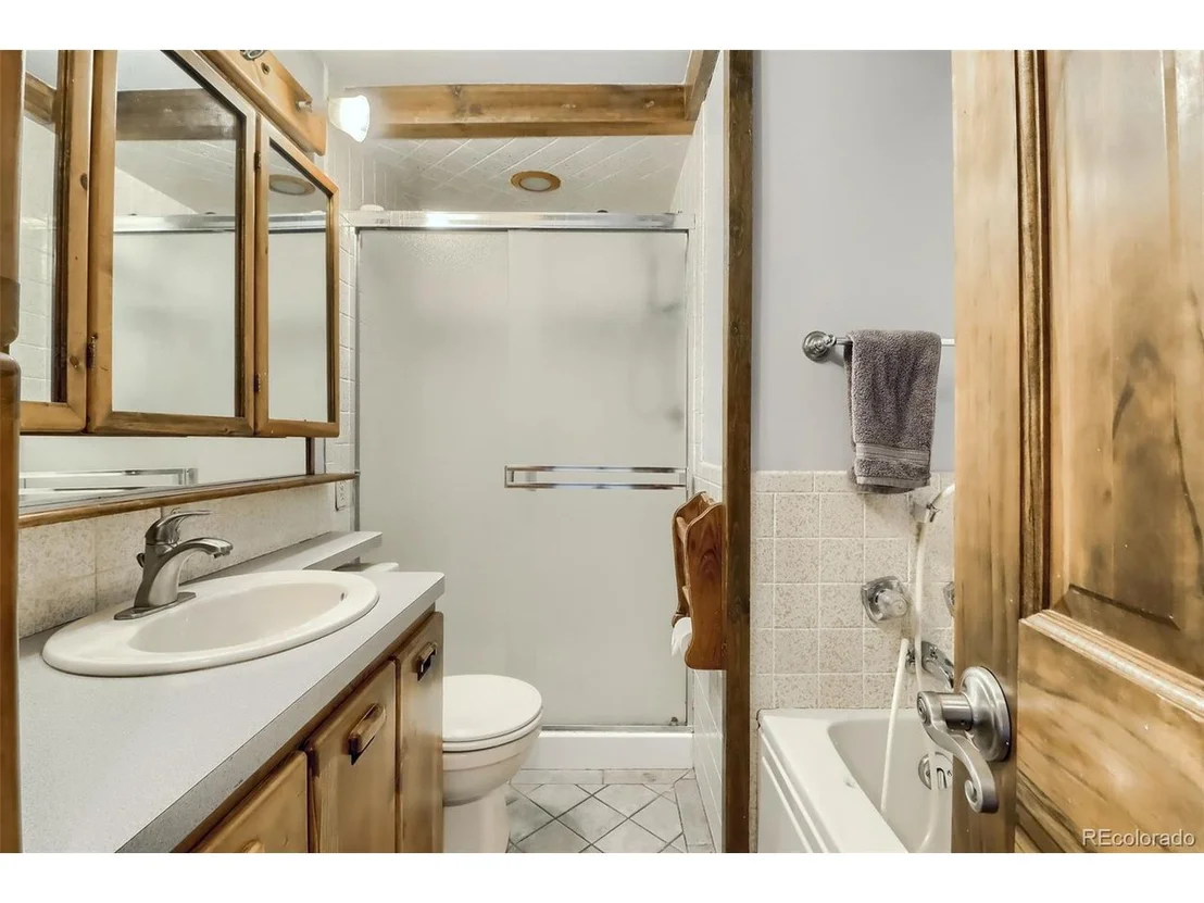 Photo of 4744 Dover St