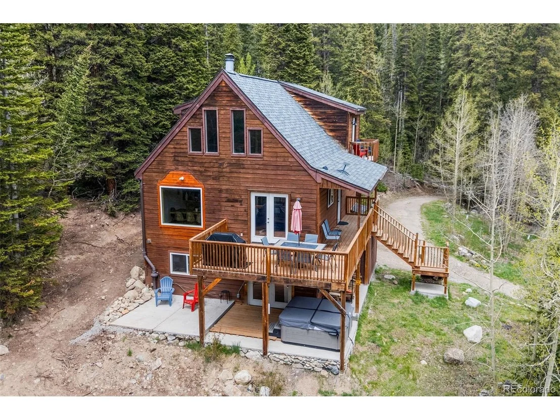 Photo of 894 Peterson Dr