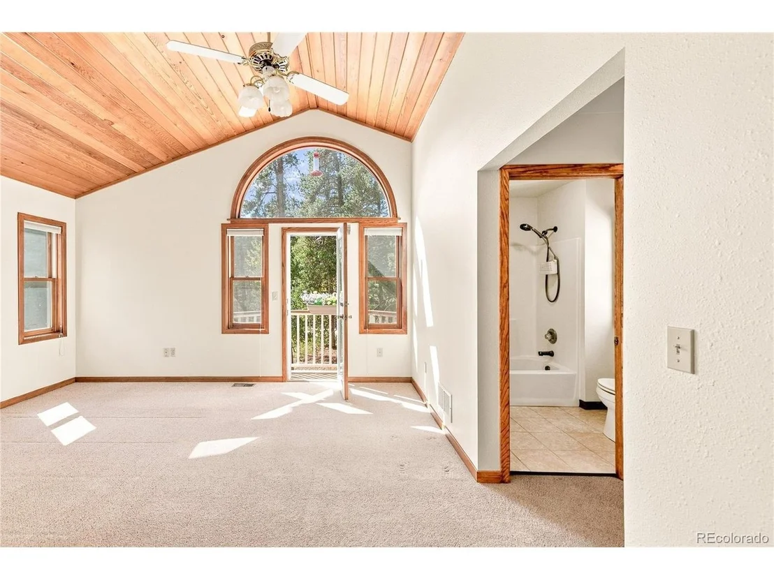 Photo of 211 Cedar Way