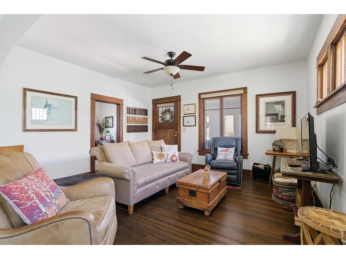 Photo of 212 2nd St