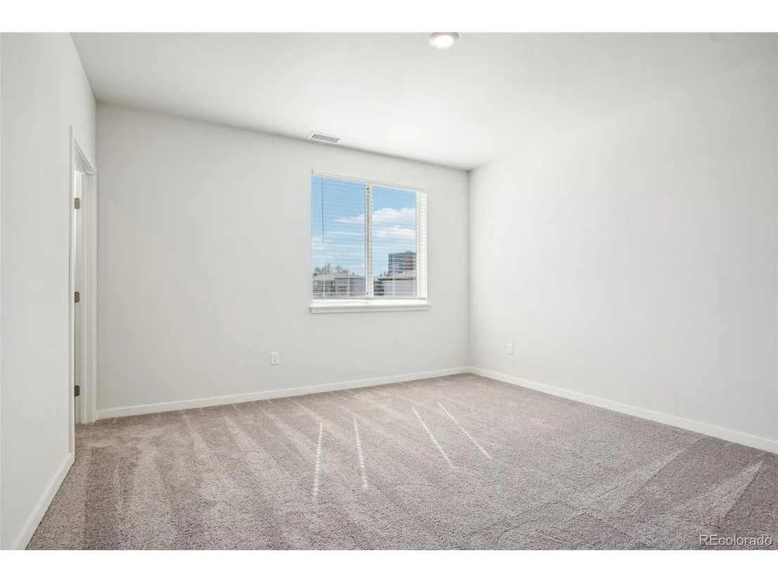Photo of Unit 1307 at 487 Interlocken Blvd