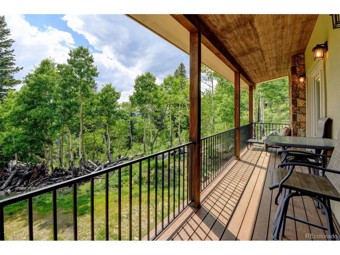Photo of 1555 Three Peaks Rd