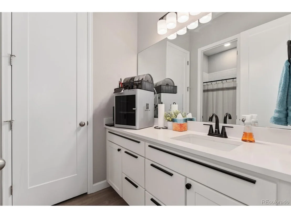 Photo of 6069 Long Branch Dr