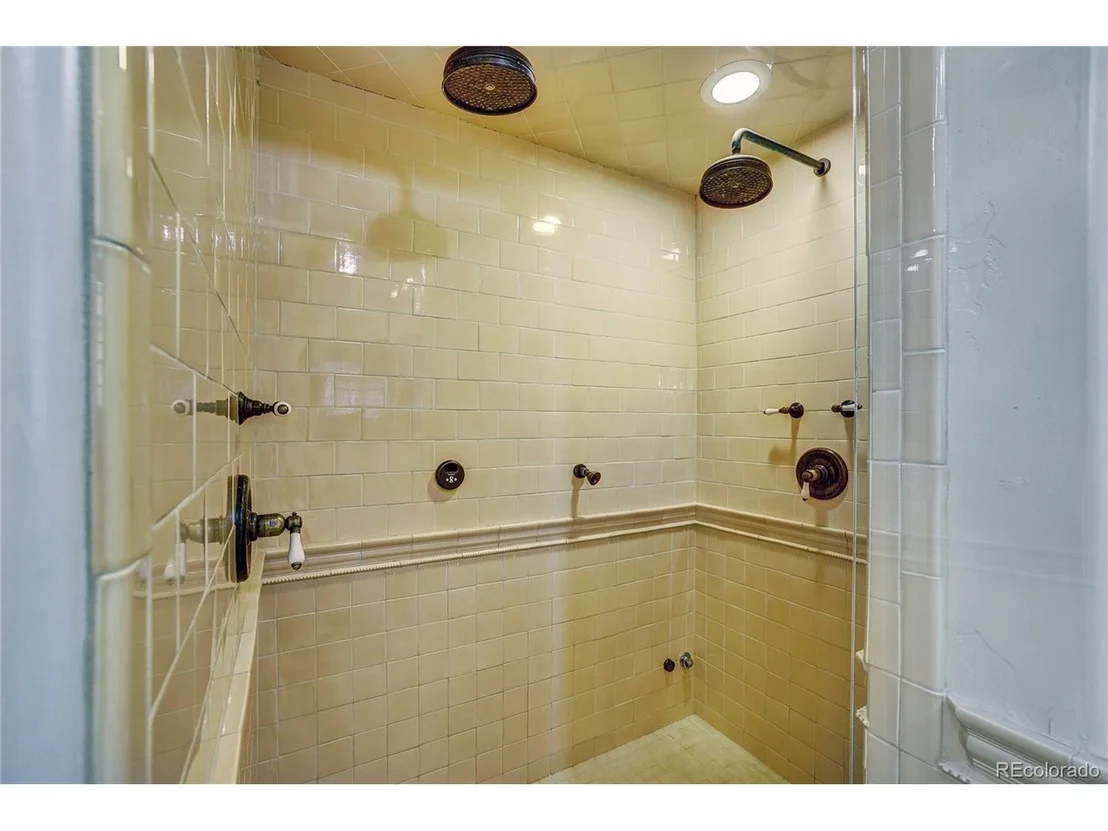 Photo of 456 Peerless Dr