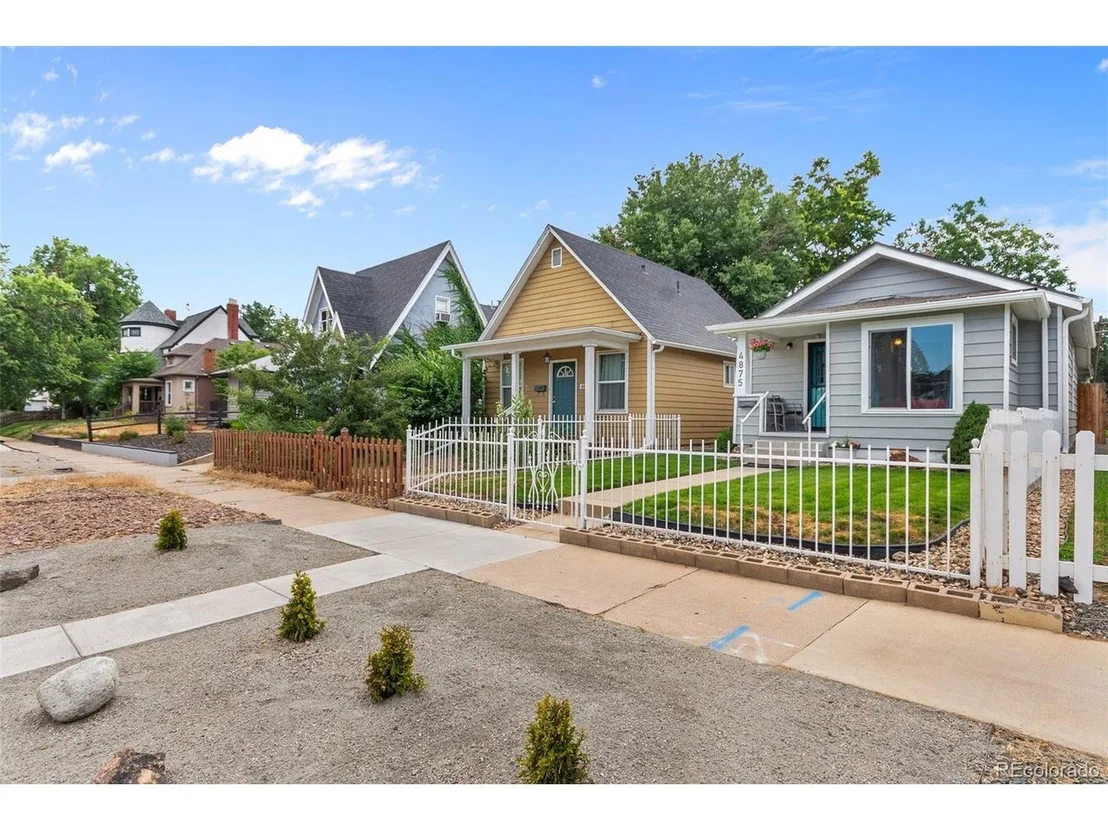 Photo of 4875 Lowell Blvd