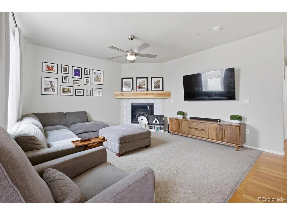 Photo of 627 Gore Range Dr