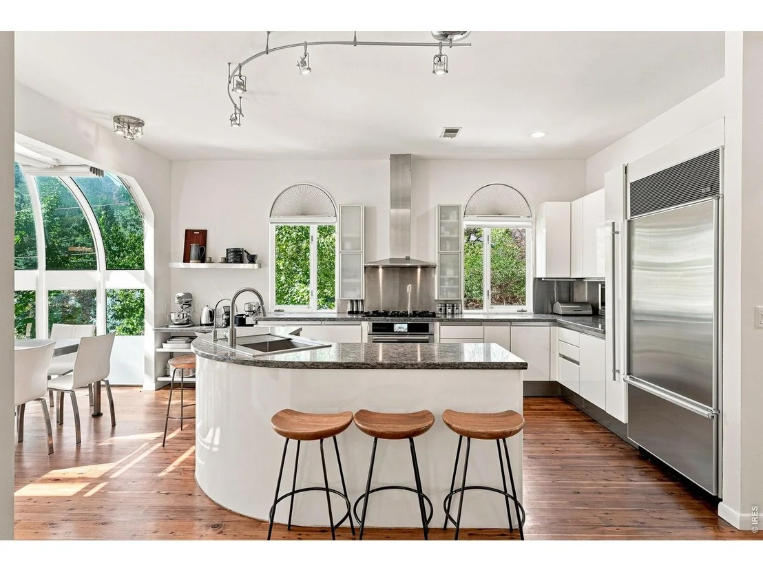 Photo of 403 Mountain View Rd