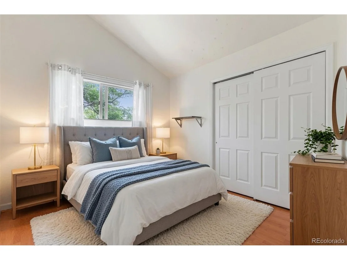 Photo of 4945 Tesla Cir