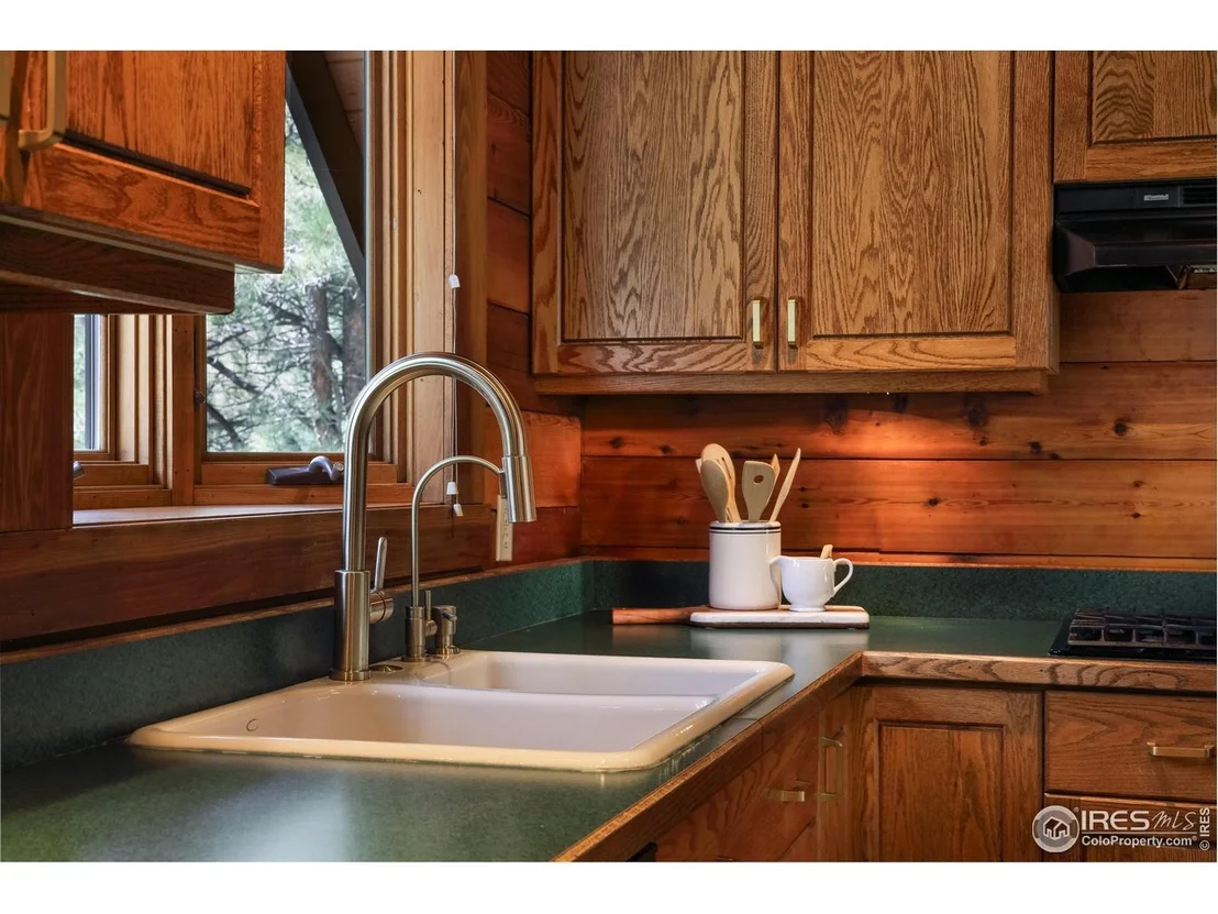 Photo of 604 Bow Mountain Rd