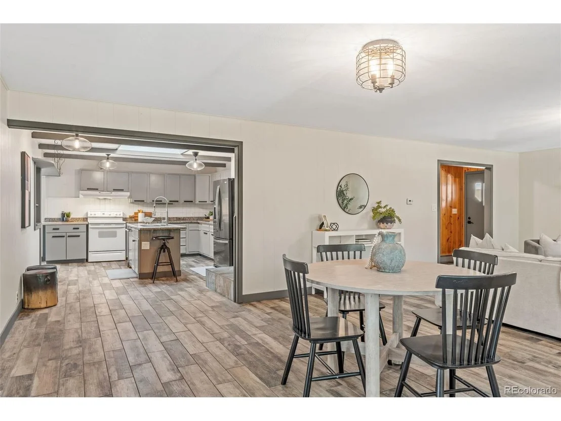 Photo of 5886 High Dr