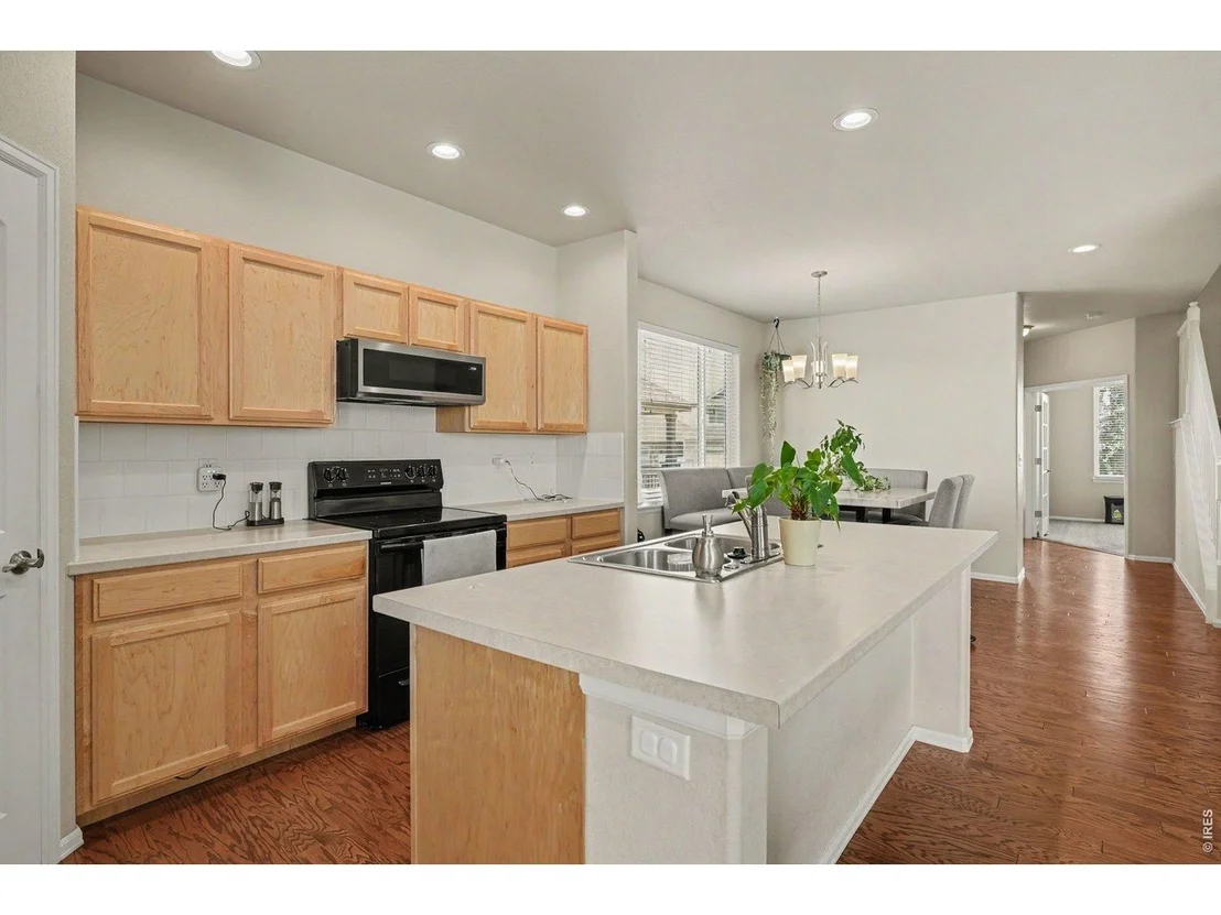 Photo of 961 Ashbrook Dr