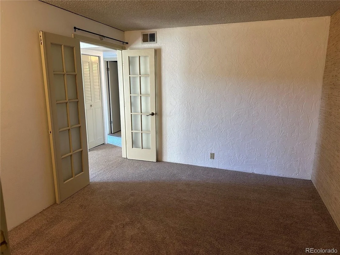 Photo of Unit 202 at 805 29th St