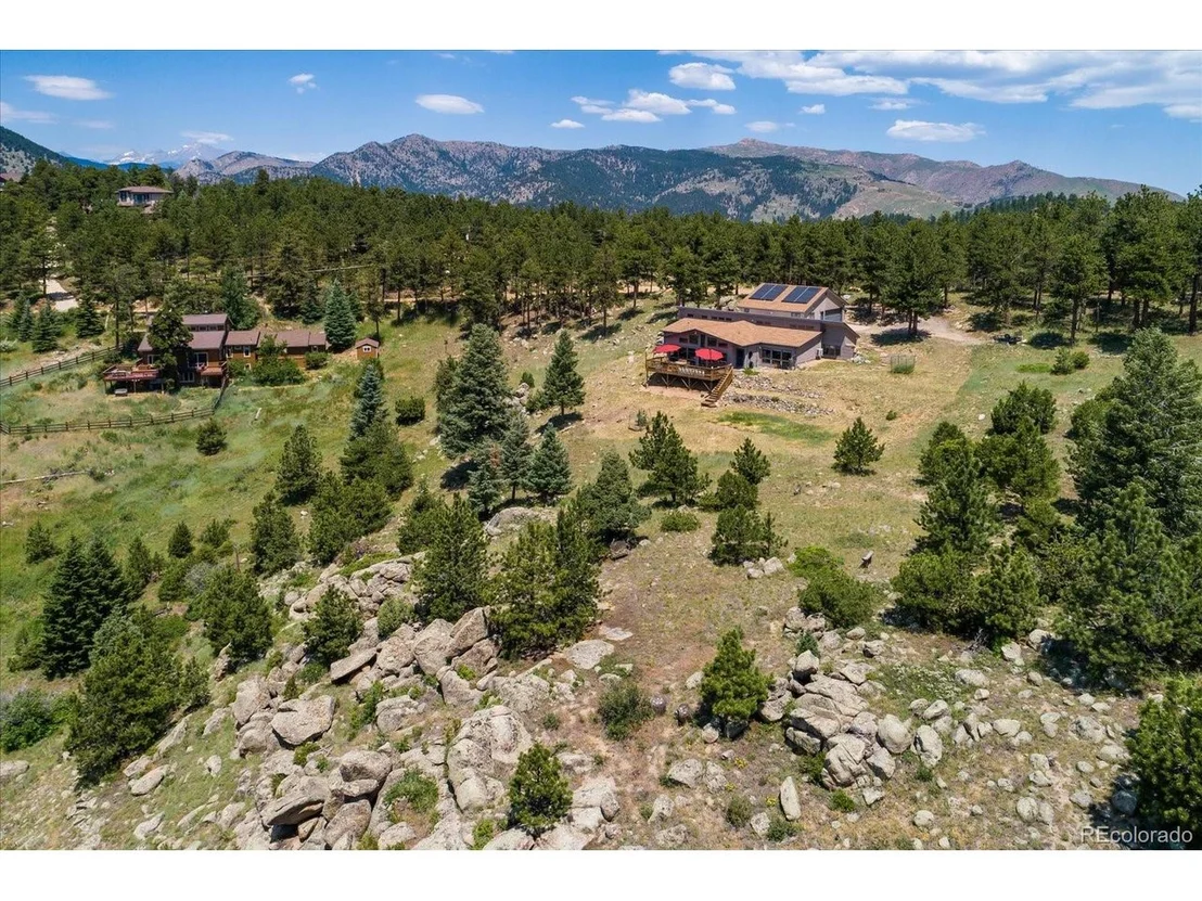 Photo of 326 Peakview Rd