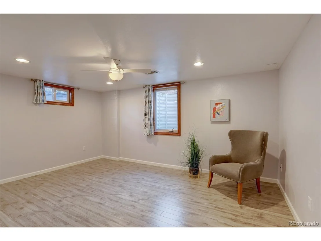 Photo of 6552 Iris St
