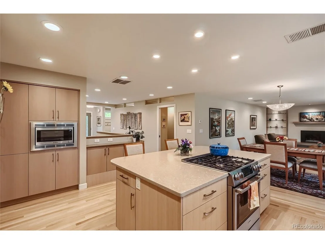 Photo of 6647 Apache Ct