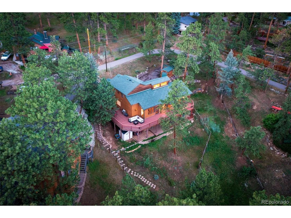Photo of 28384 Kinnikinnick Rd