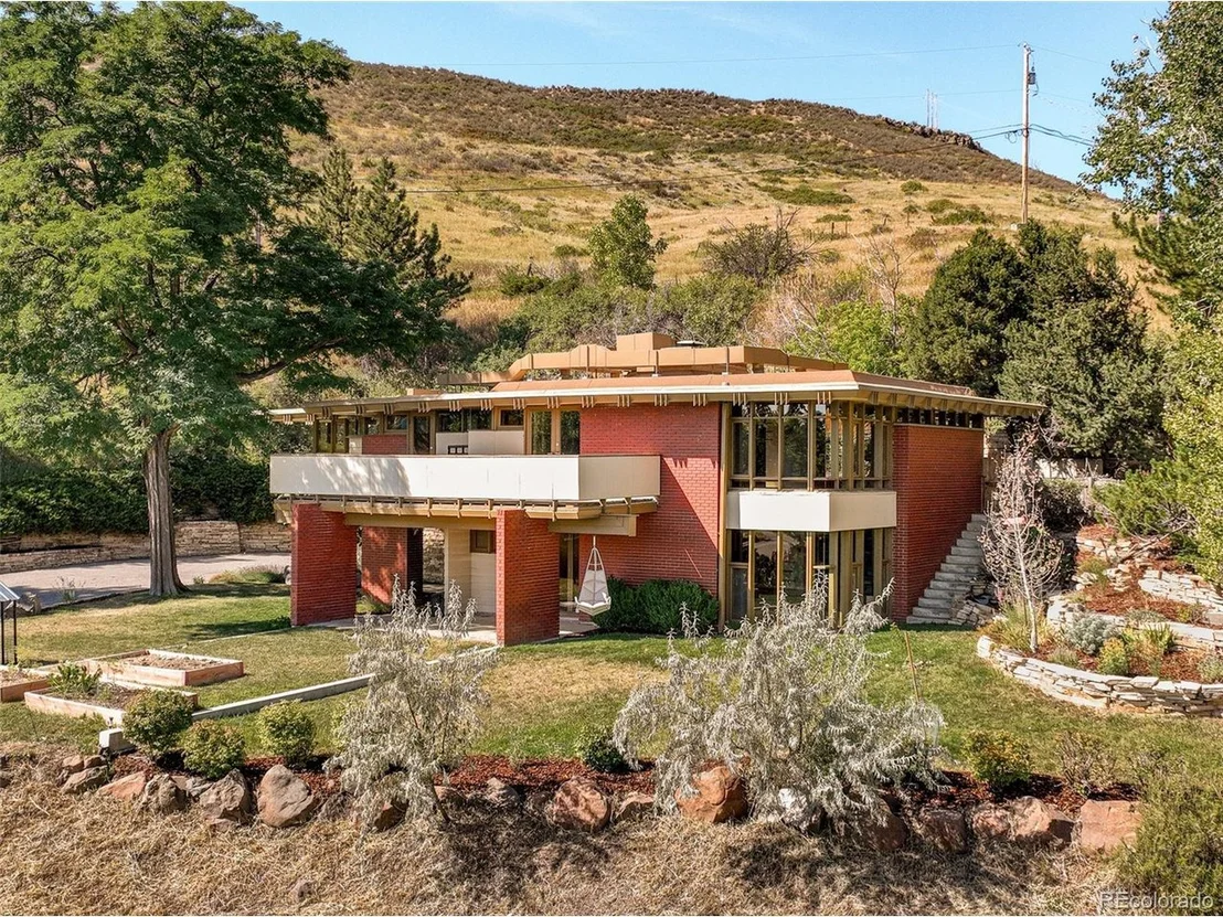 Photo of 14596 Foothill Rd