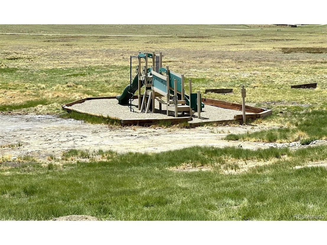 Photo of 1593 Yellowstone Rd