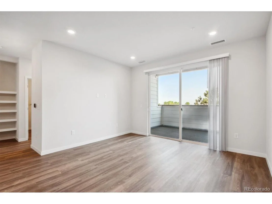 Photo of Unit 1408 at 487 Interlocken Blvd