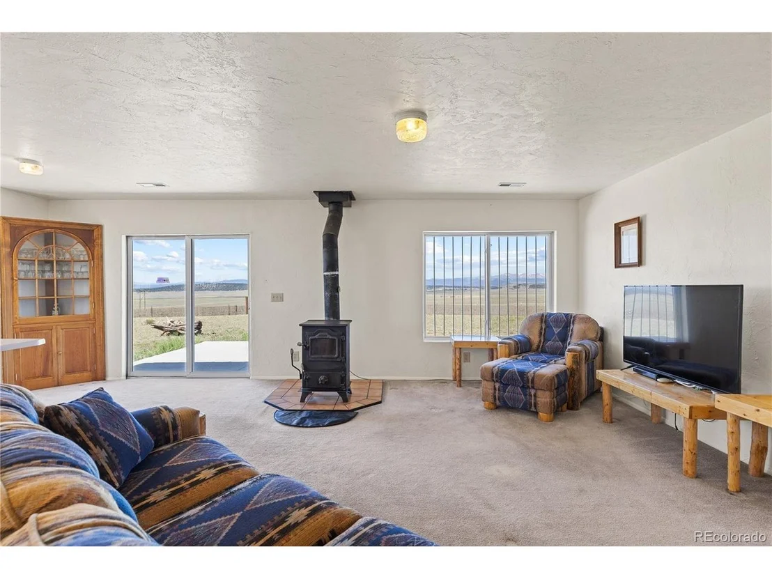 Photo of 1421 Larimer Rd