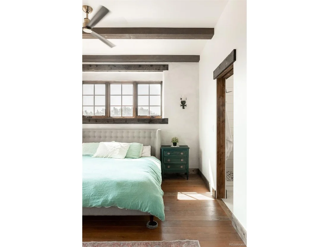 Photo of 800 Blue Mountain Trl