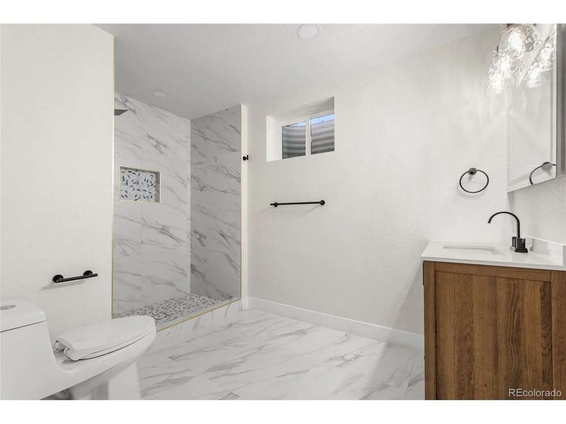 Photo of 7350 Field St