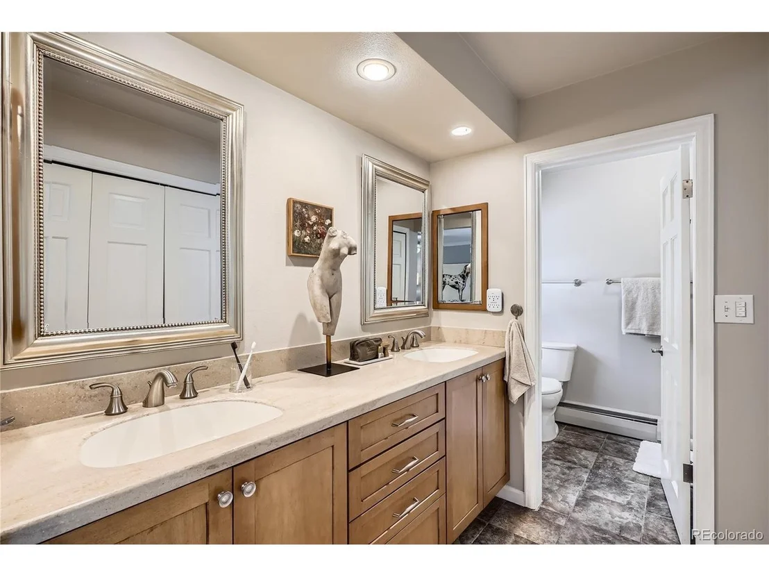 Photo of 6685 Chalet Cir