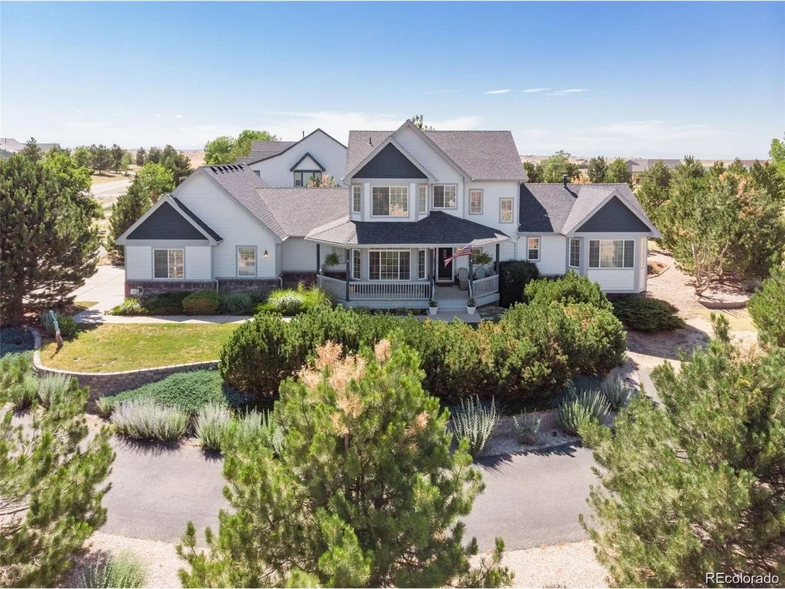 Photo of 935 Green Gables Cir Ct