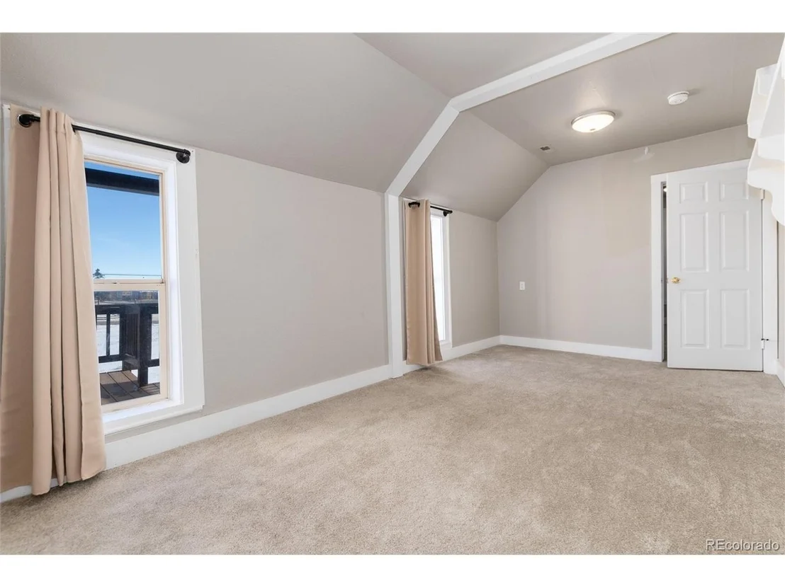 Photo of 550 Castello Ave