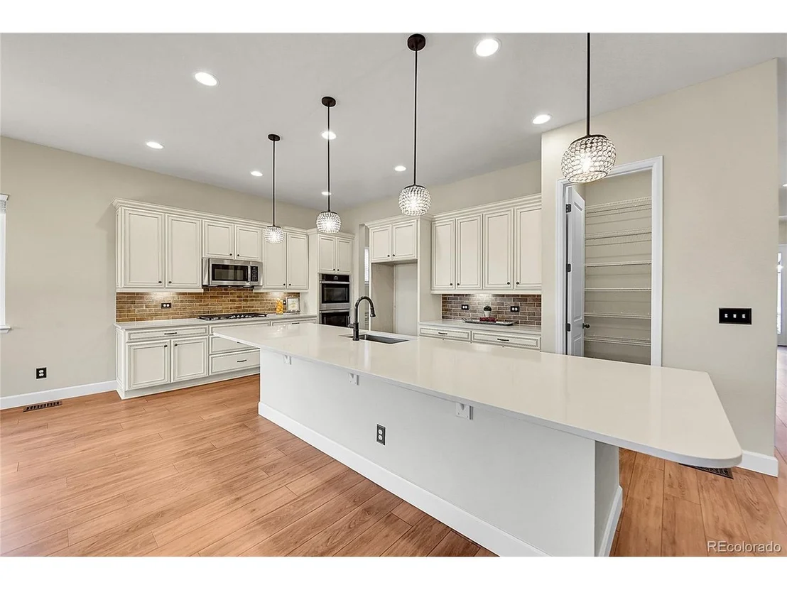Photo of 5190 Ditmars Trl