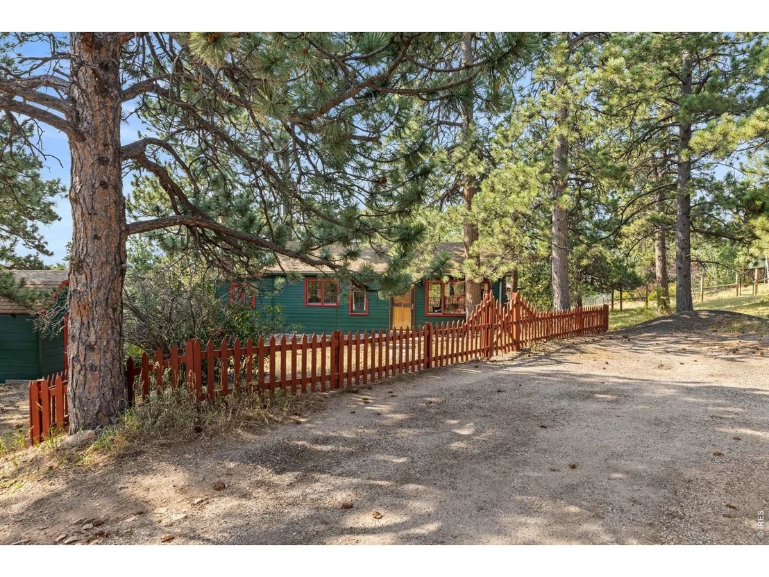 Photo of 32048 Highway 72
